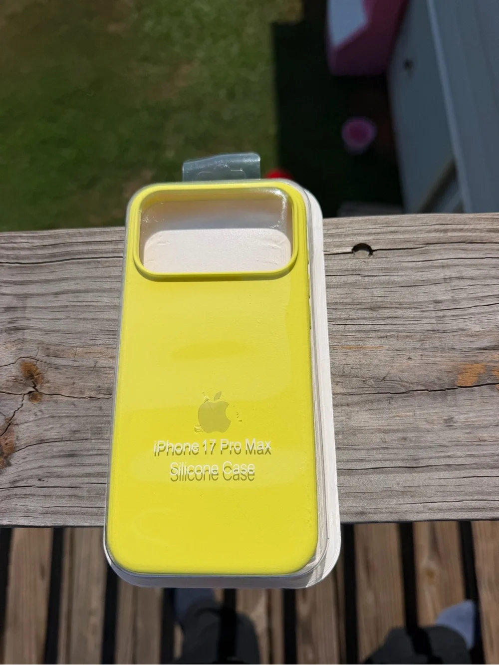 Apple iPhone 17 Pro Max Silicone Case - Yellow